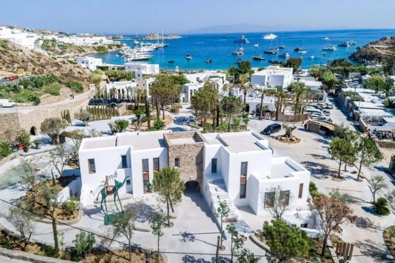 Νέο λουκέτο σε πασίγνωστο μαγαζί της Μυκόνου – Όργιο φοροδιαφυγής με διπλά βιβλία